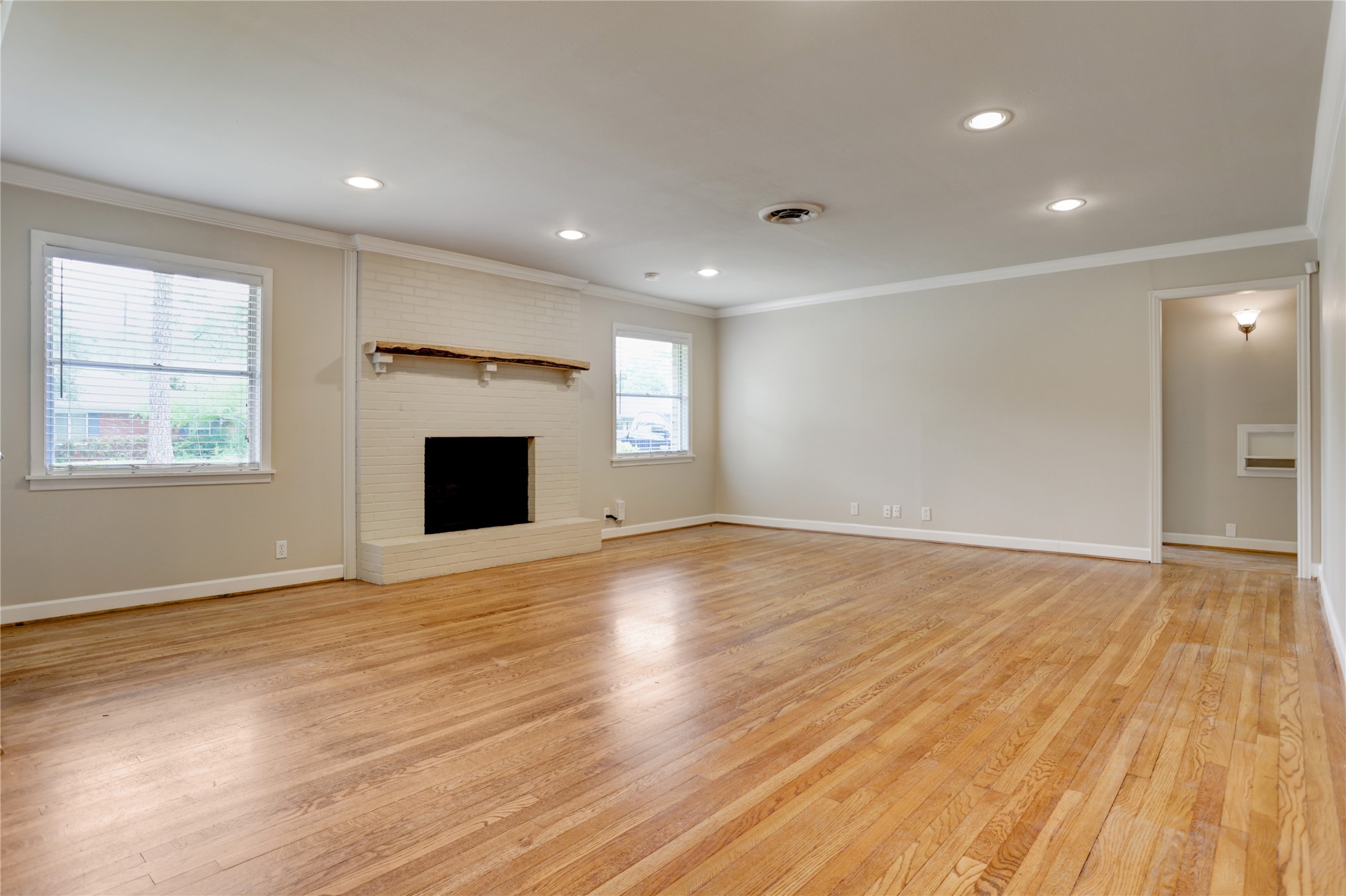 9829 Larston Street Property Photo 4