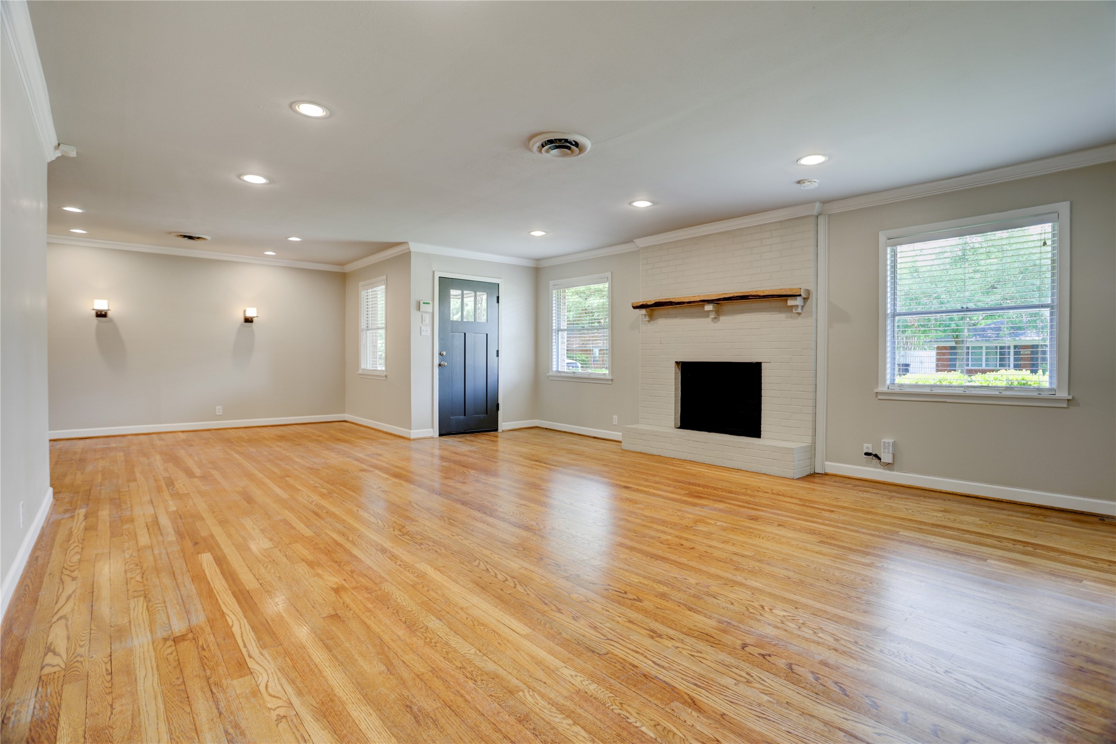 9829 Larston Street Property Photo 5