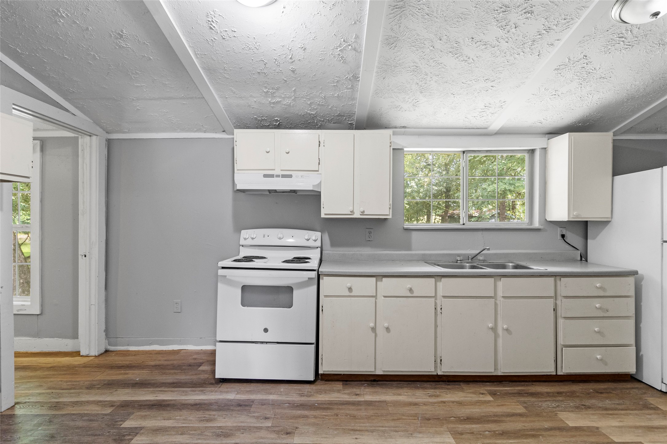 8 Jackson Road Property Photo 5