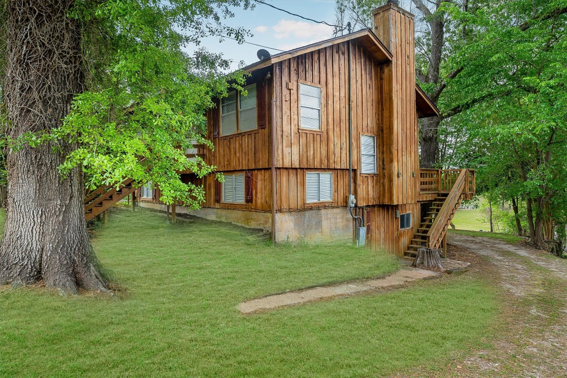 7 Lake Drive Property Photo 2