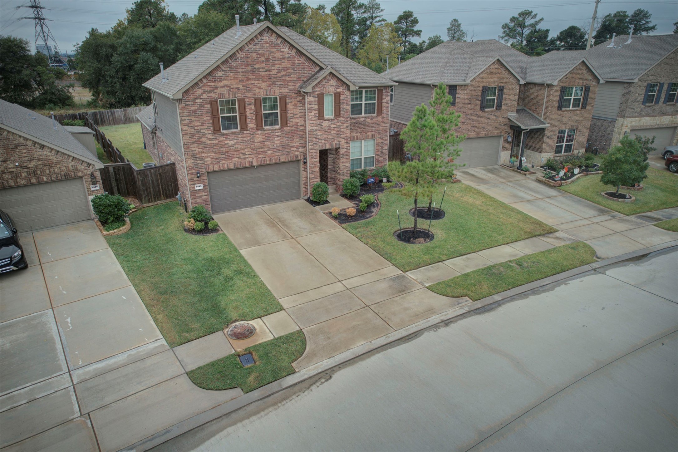 9643 Thimbleweed Drive Property Photo 3