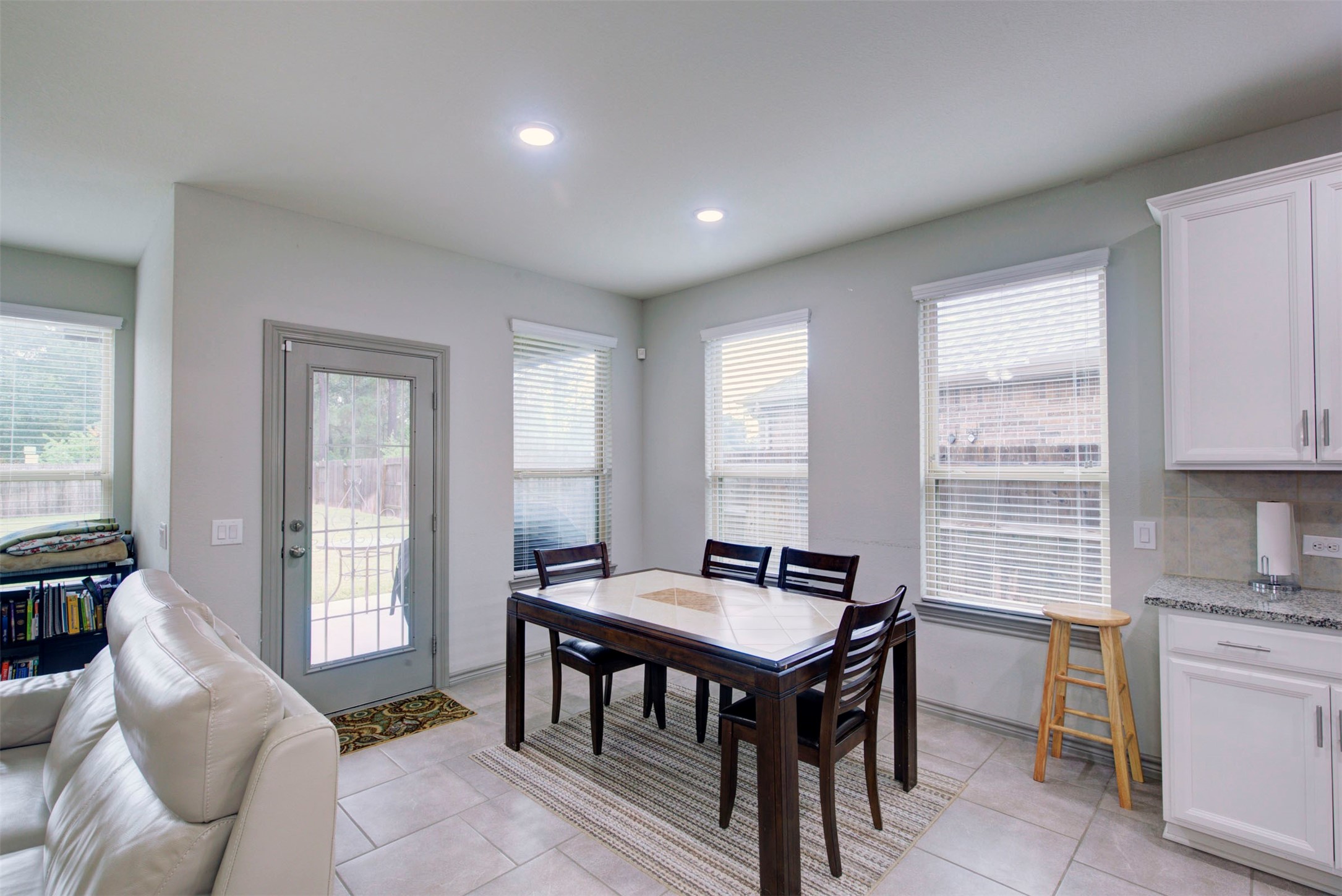 9643 Thimbleweed Drive Property Photo 12