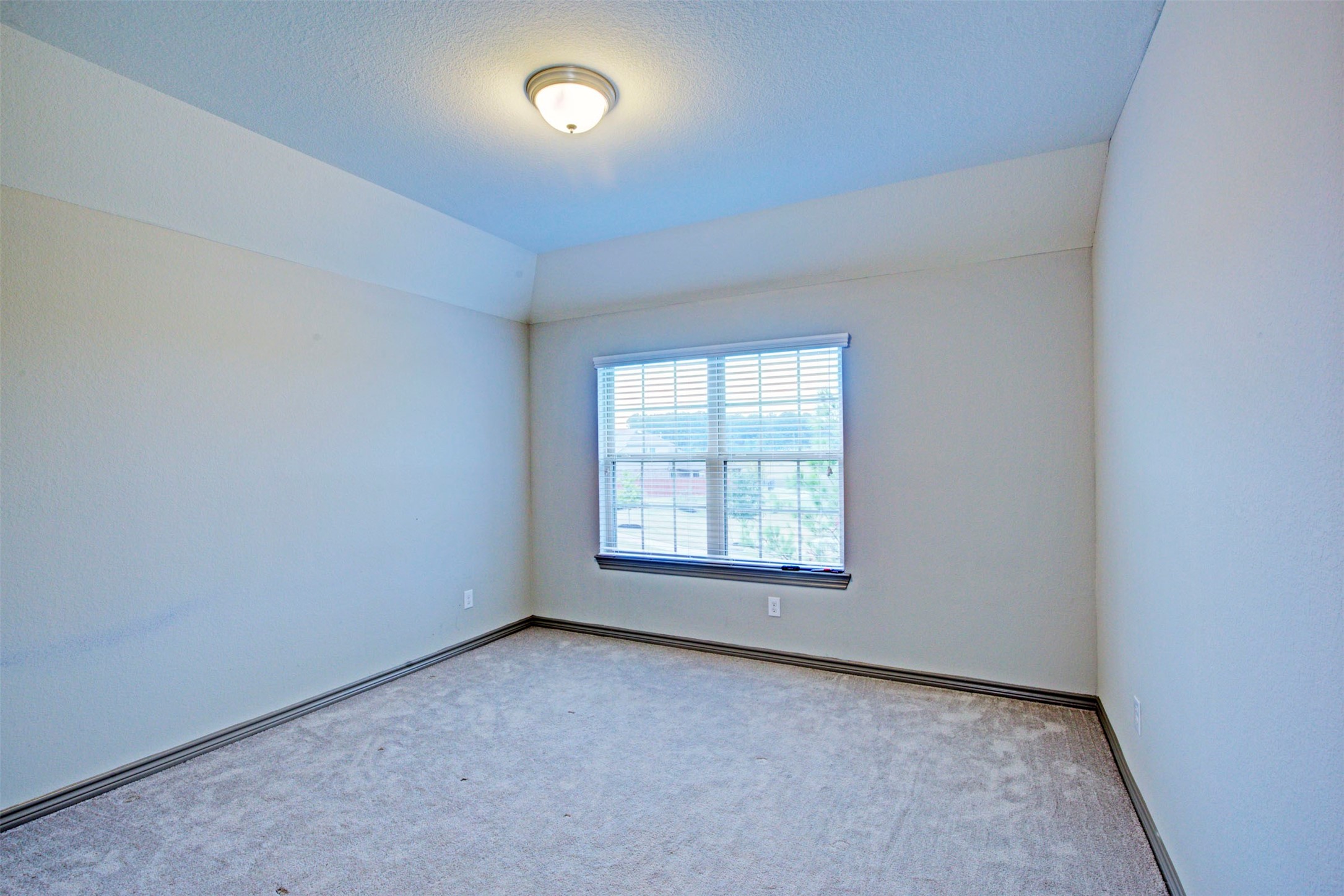 9643 Thimbleweed Drive Property Photo 37