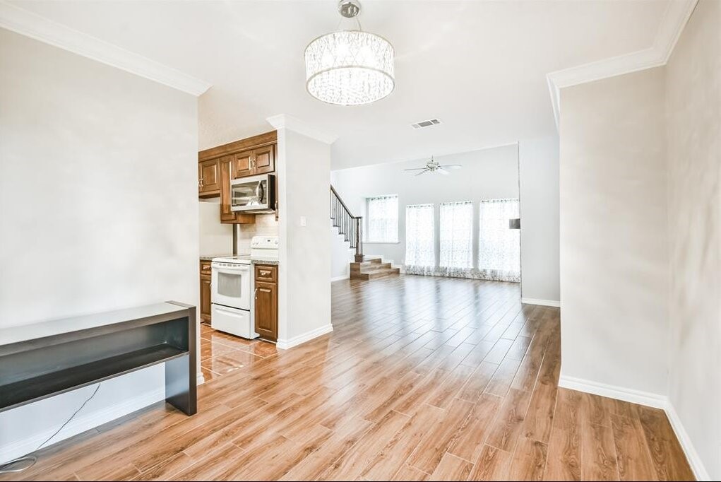 10327 Brickyard Court Property Photo 8