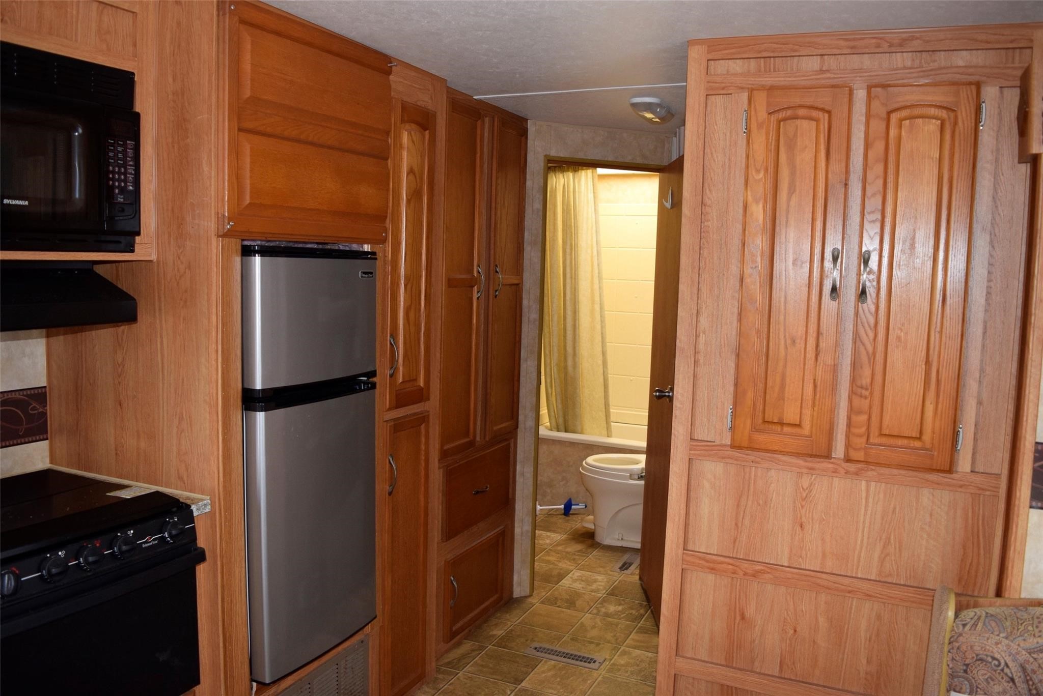 1842 Hall Avenue Property Photo 12