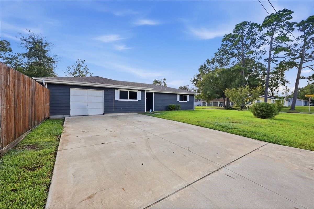 3890 Bristol Drive Property Photo 2