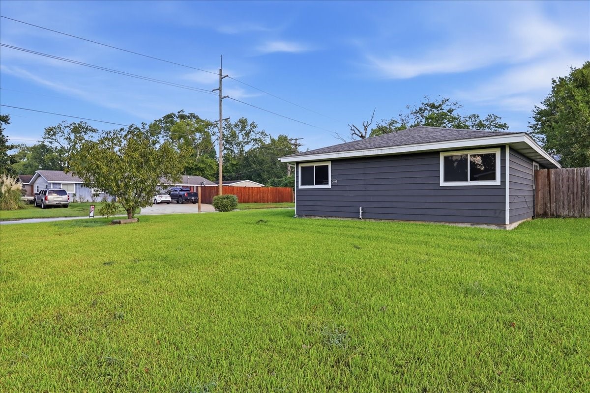 3890 Bristol Drive Property Photo 4