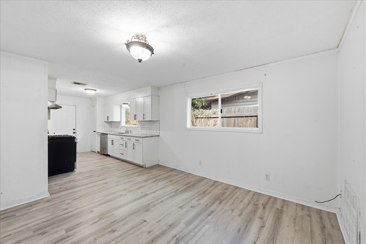 3890 Bristol Drive Property Photo 10