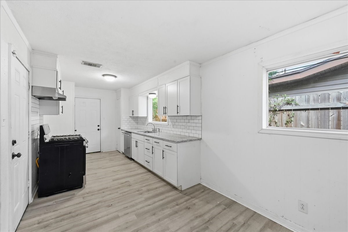 3890 Bristol Drive Property Photo 11