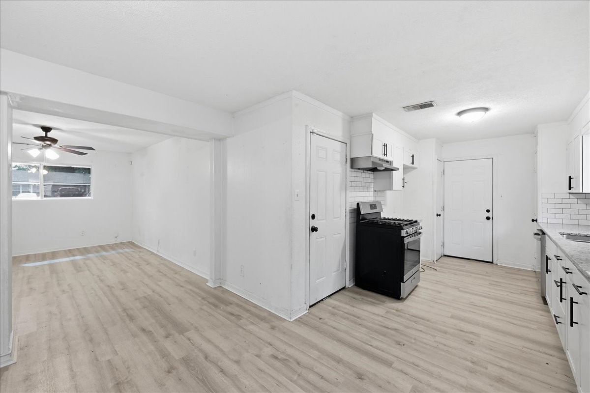 3890 Bristol Drive Property Photo 12