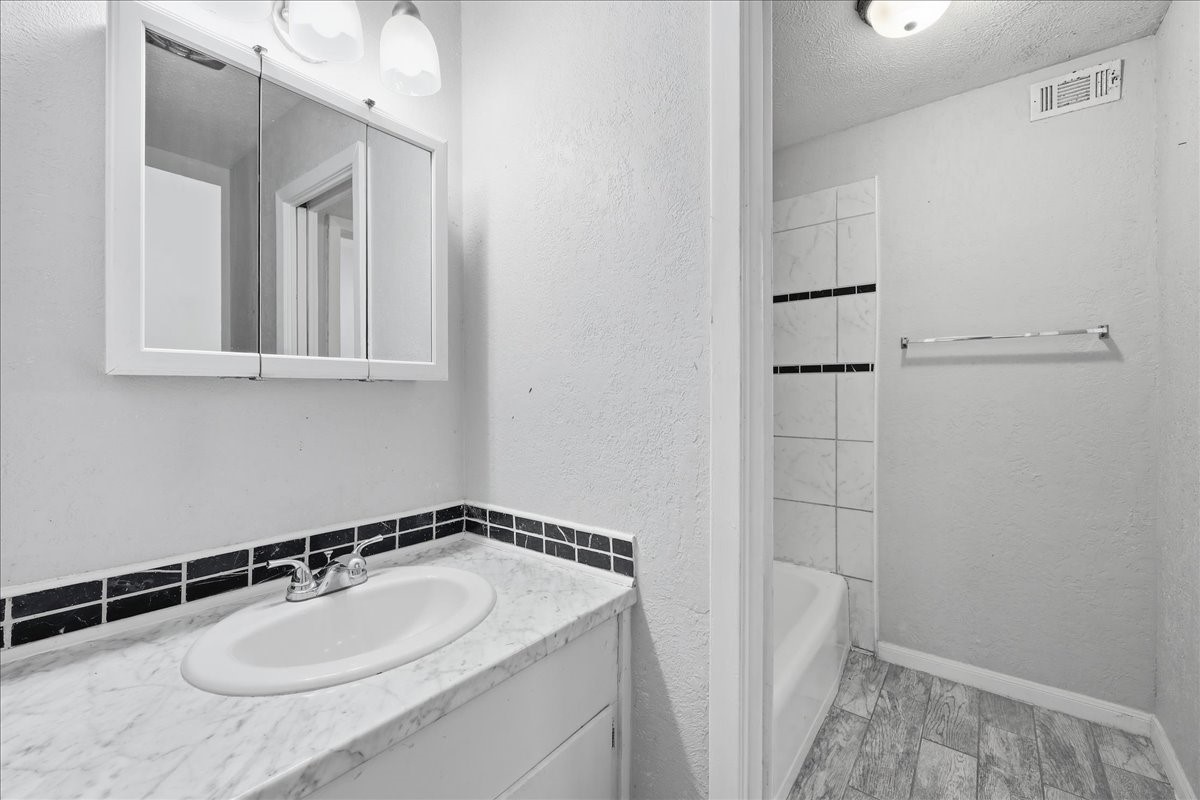 3890 Bristol Drive Property Photo 16