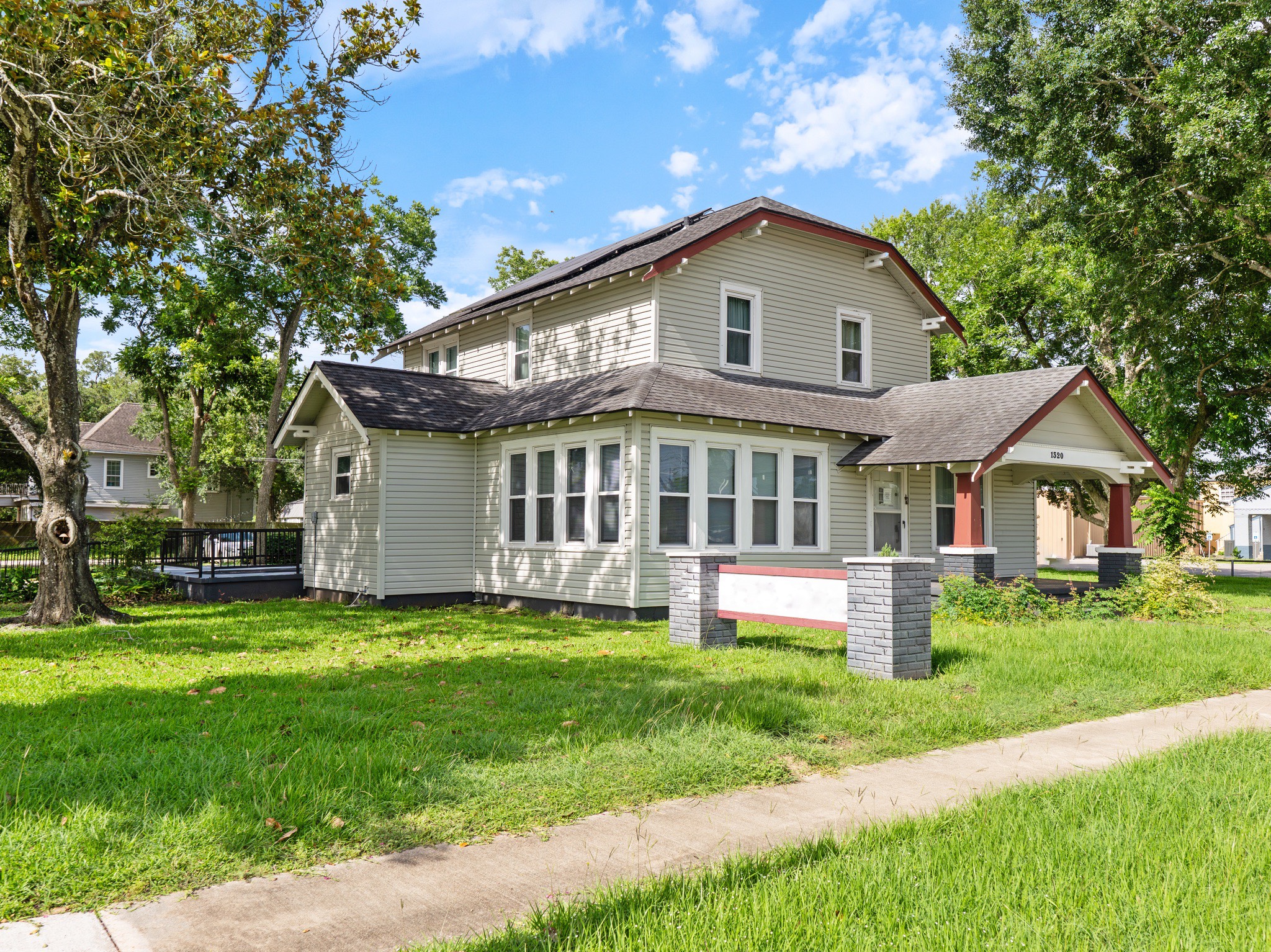 1320 7th Street Property Photo 1