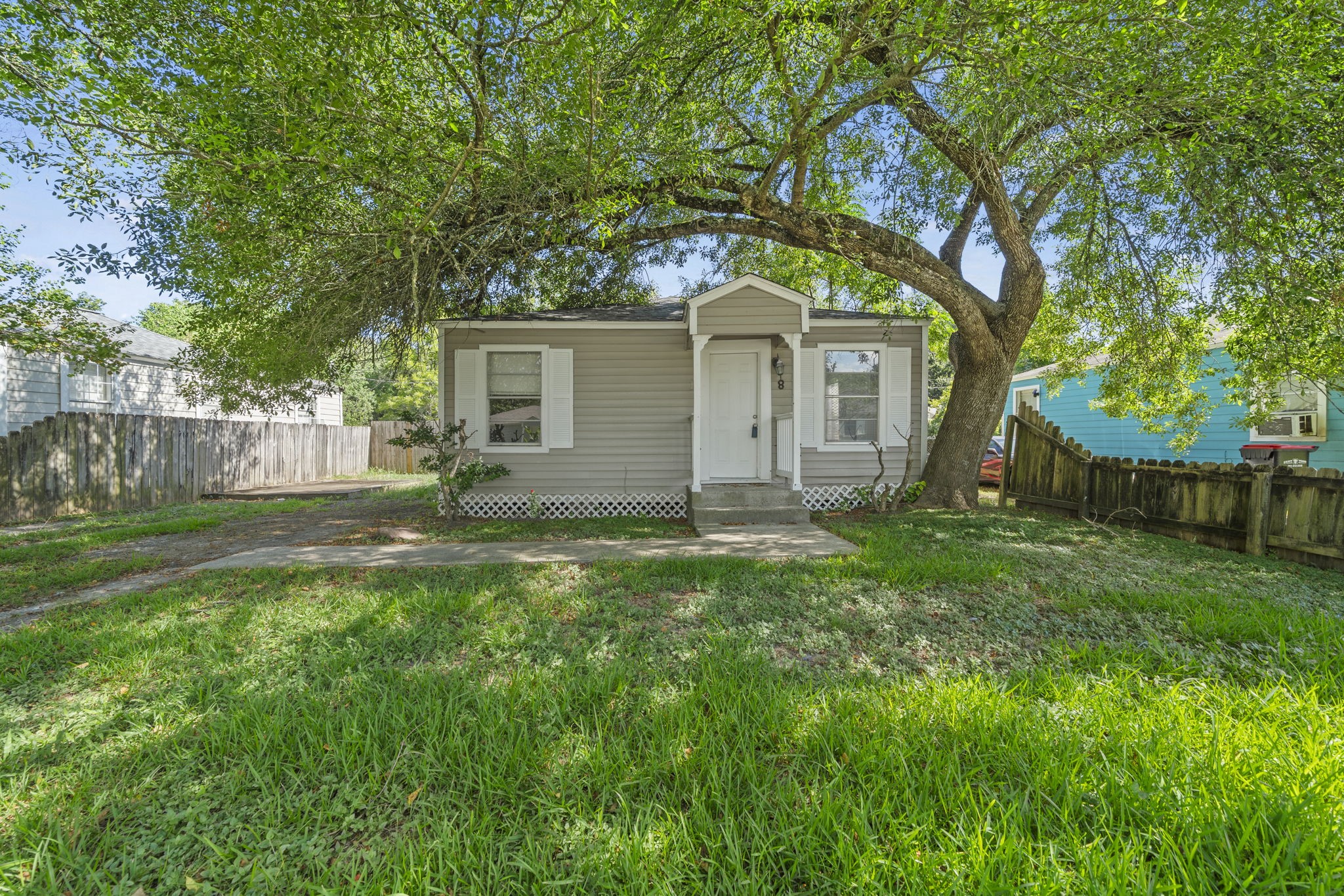 8 Jennische St Property Photo 1