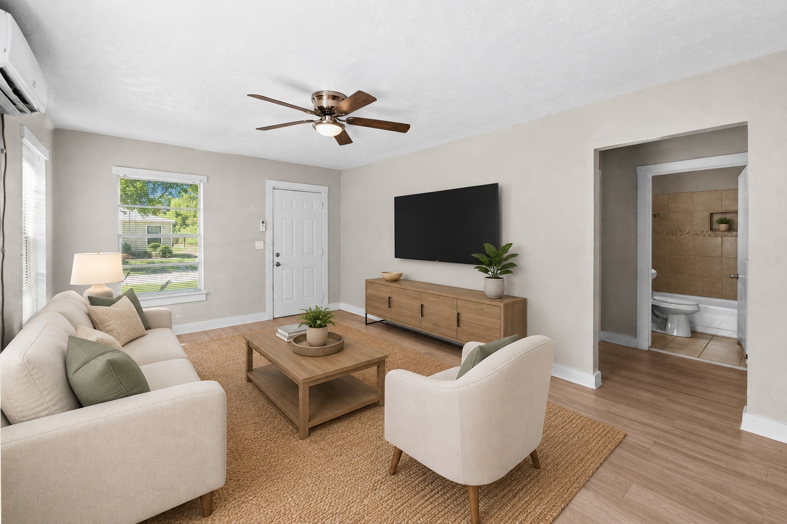 8 Jennische St Property Photo 3
