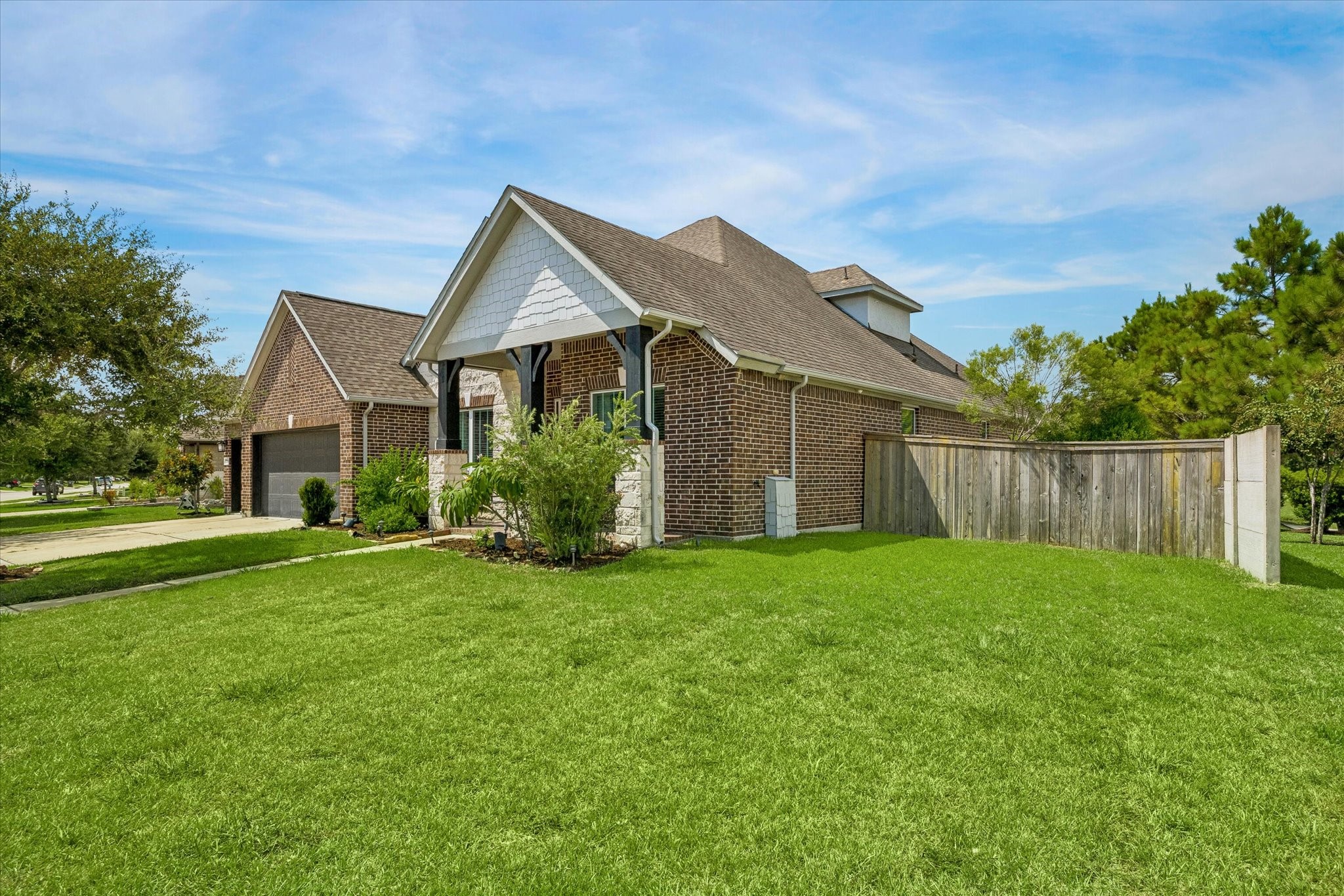 7203 Lake View Terrace Drive Property Photo 3