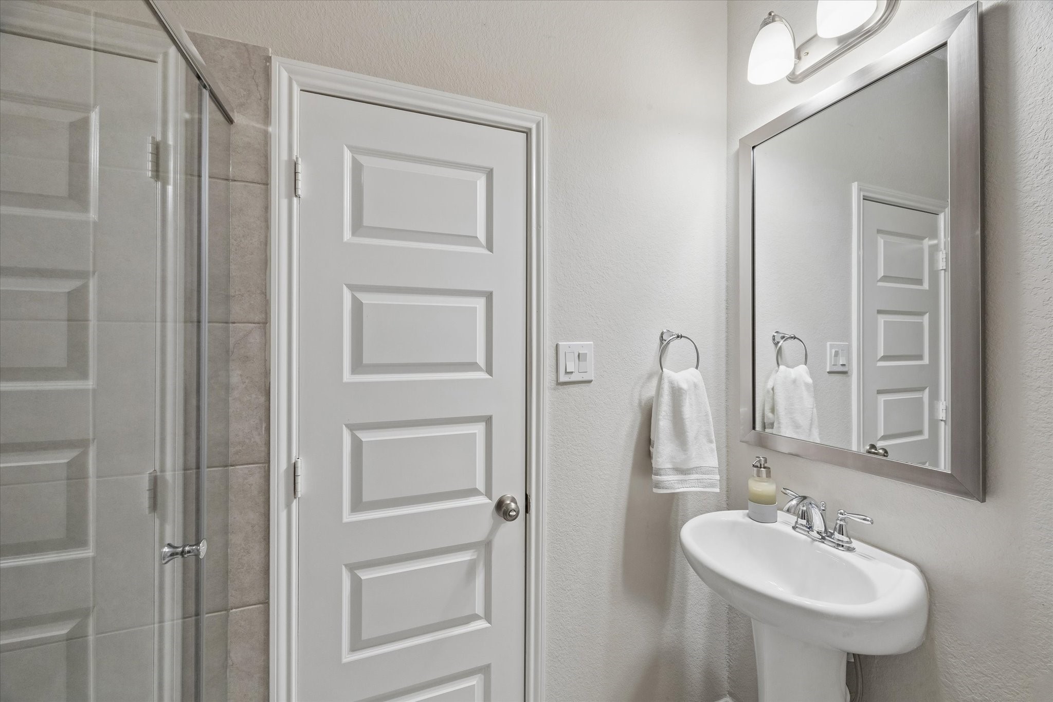 7203 Lake View Terrace Drive Property Photo 25