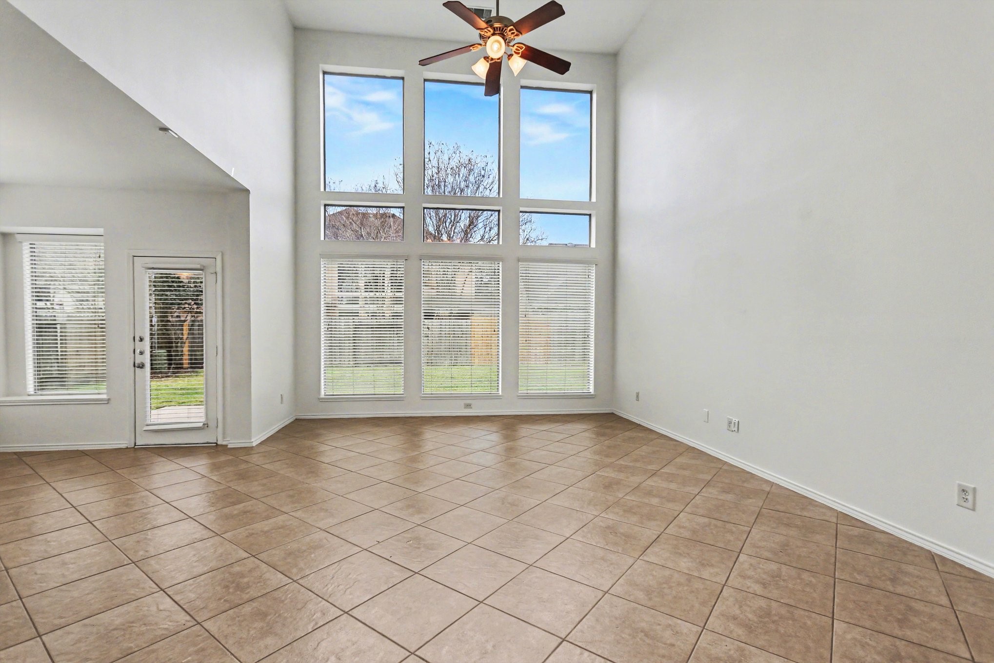 1323 Laura Hills Lane Property Photo 11