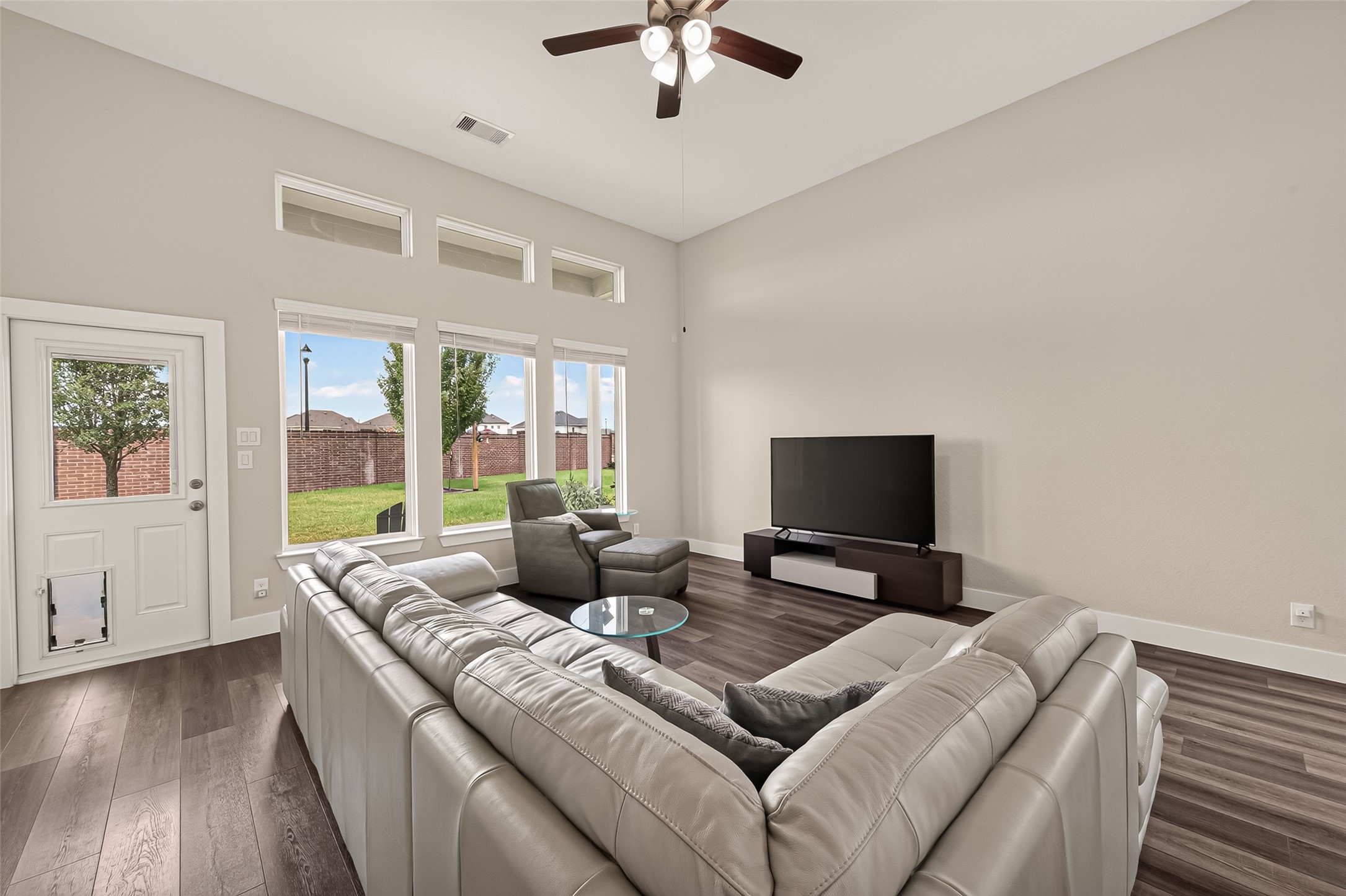208 Dauphin Bay Court Property Photo 12