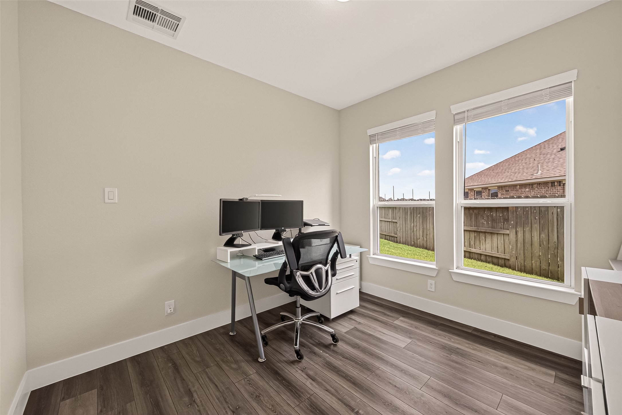 208 Dauphin Bay Court Property Photo 17