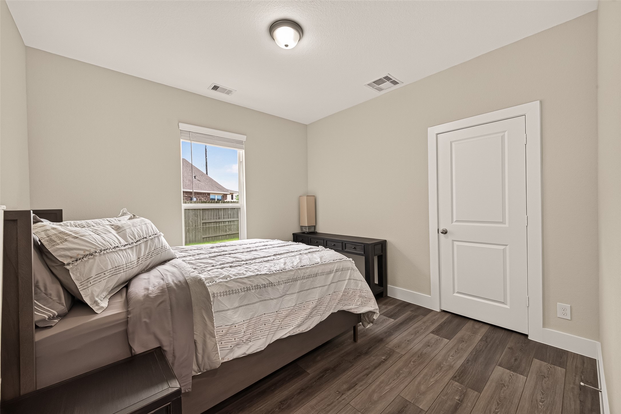 208 Dauphin Bay Court Property Photo 18