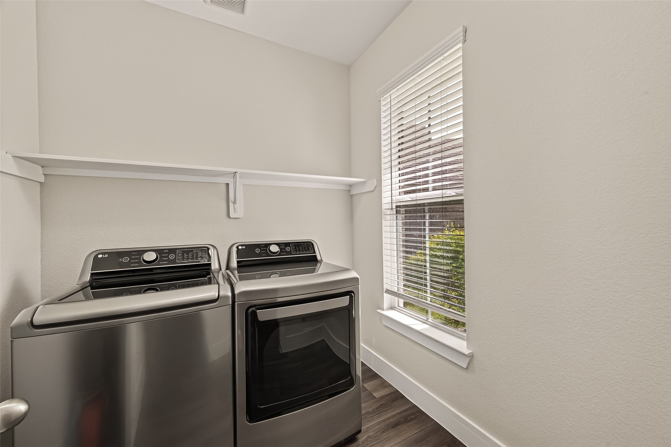 208 Dauphin Bay Court Property Photo 34