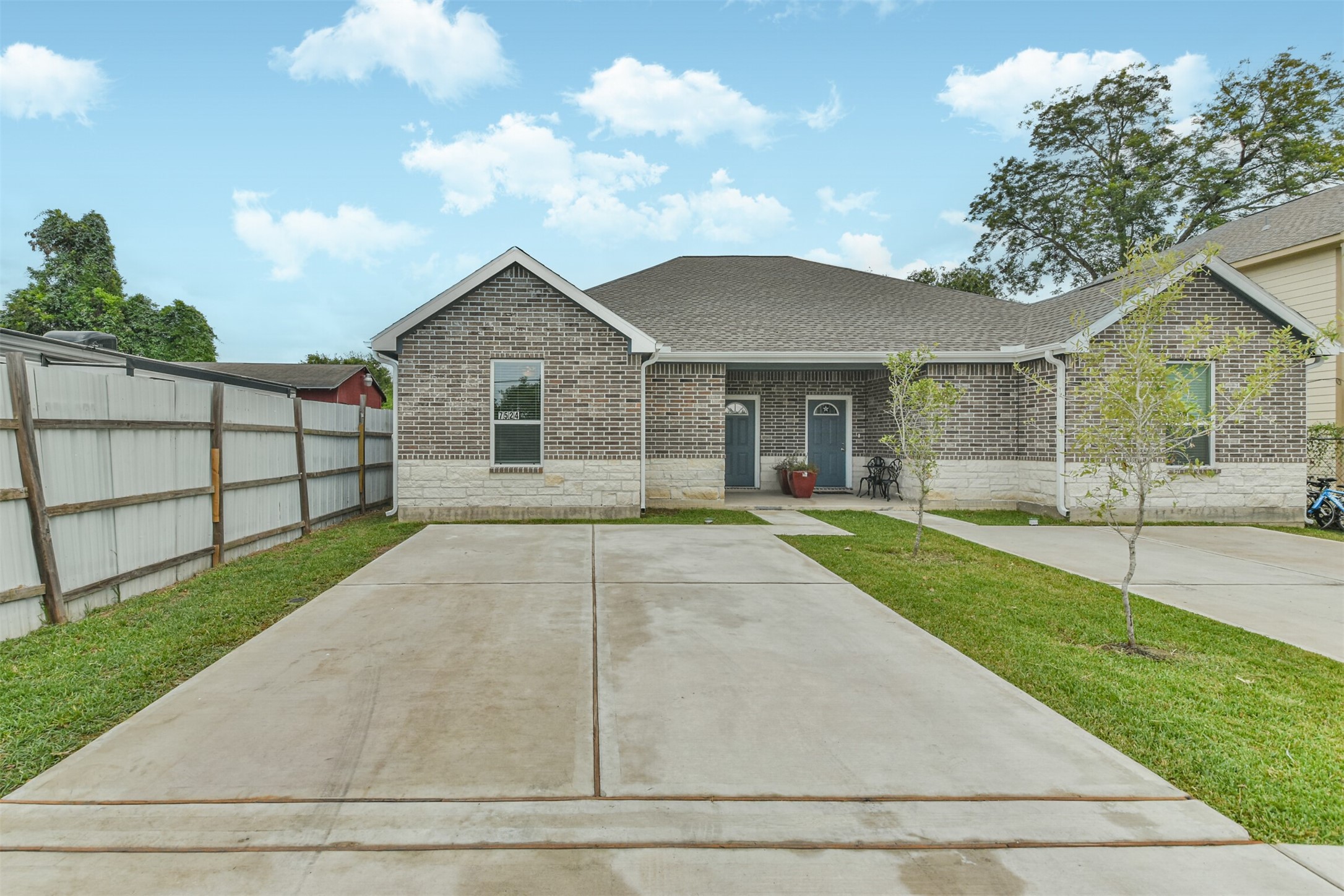 7524 E Maxroy Street B Property Photo 1