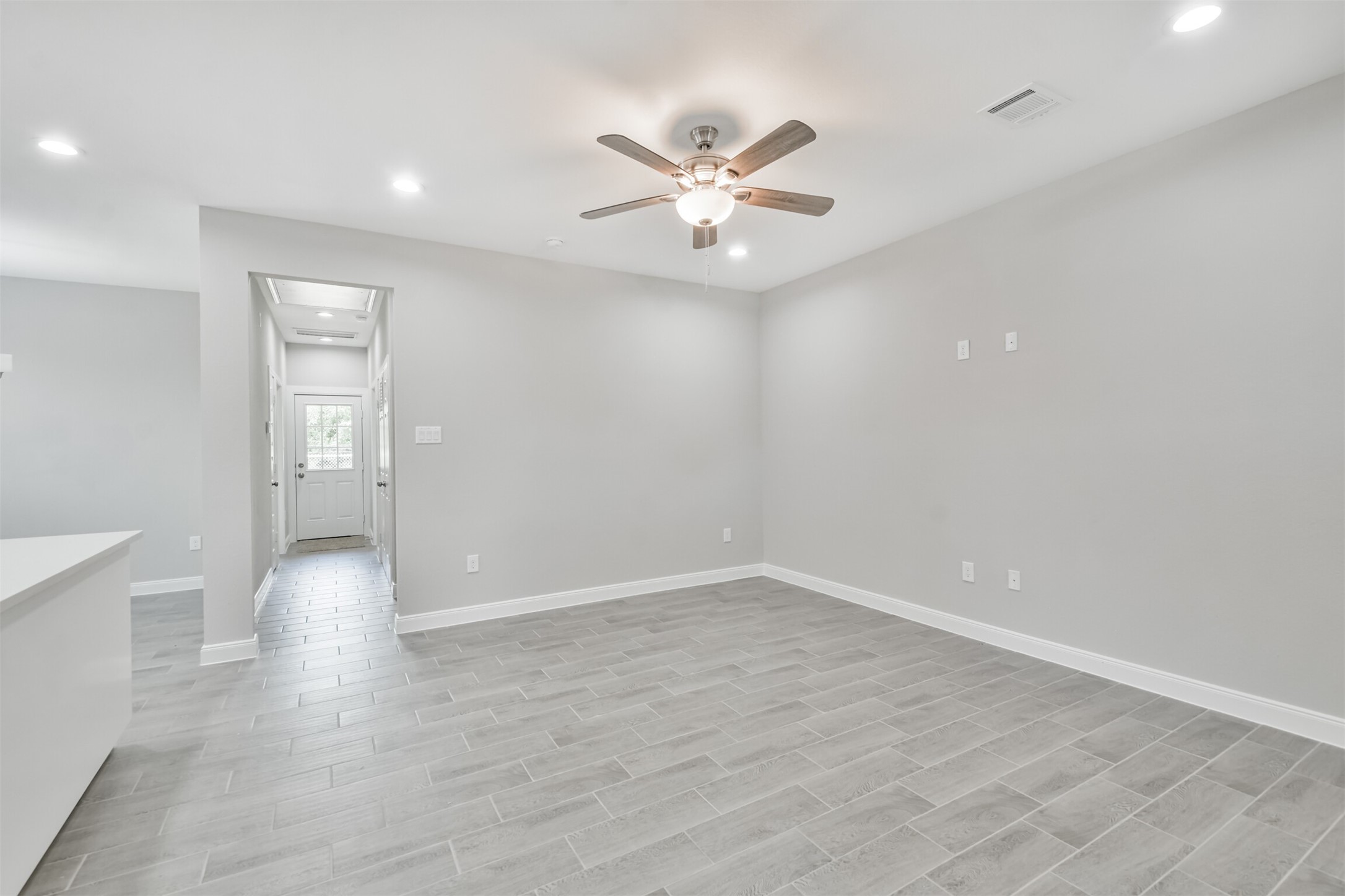 7524 E Maxroy Street B Property Photo 5