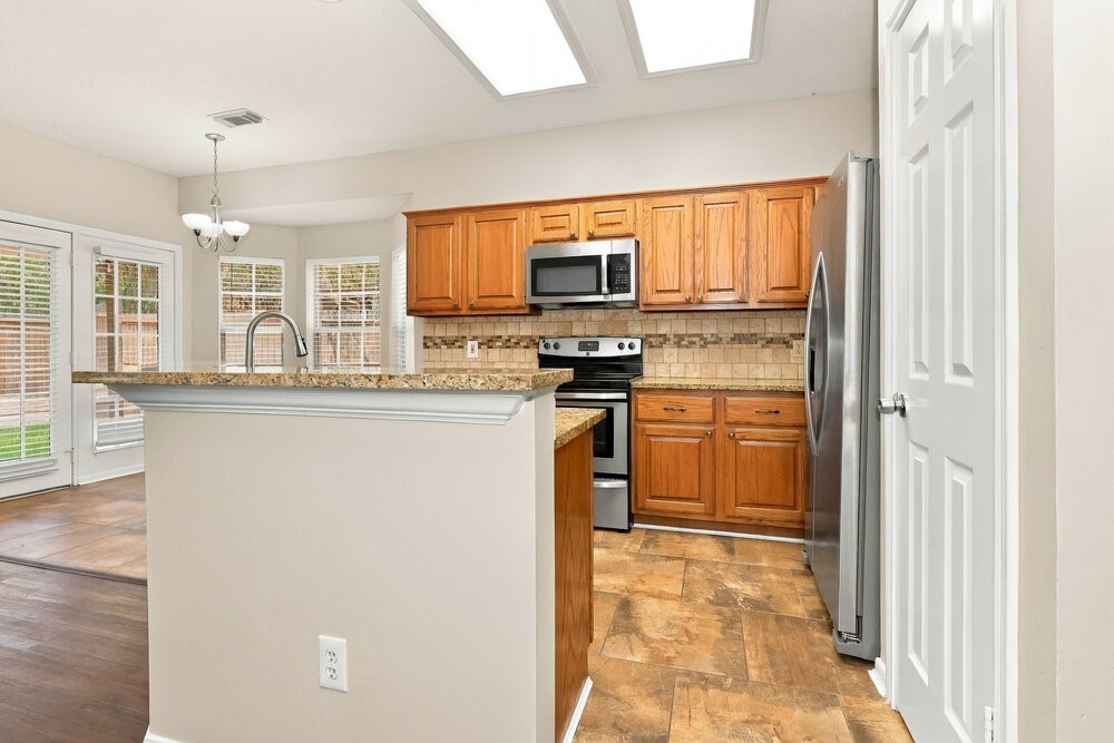 7531 Almond Springs Drive Property Photo 6