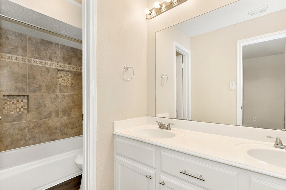 7531 Almond Springs Drive Property Photo 16