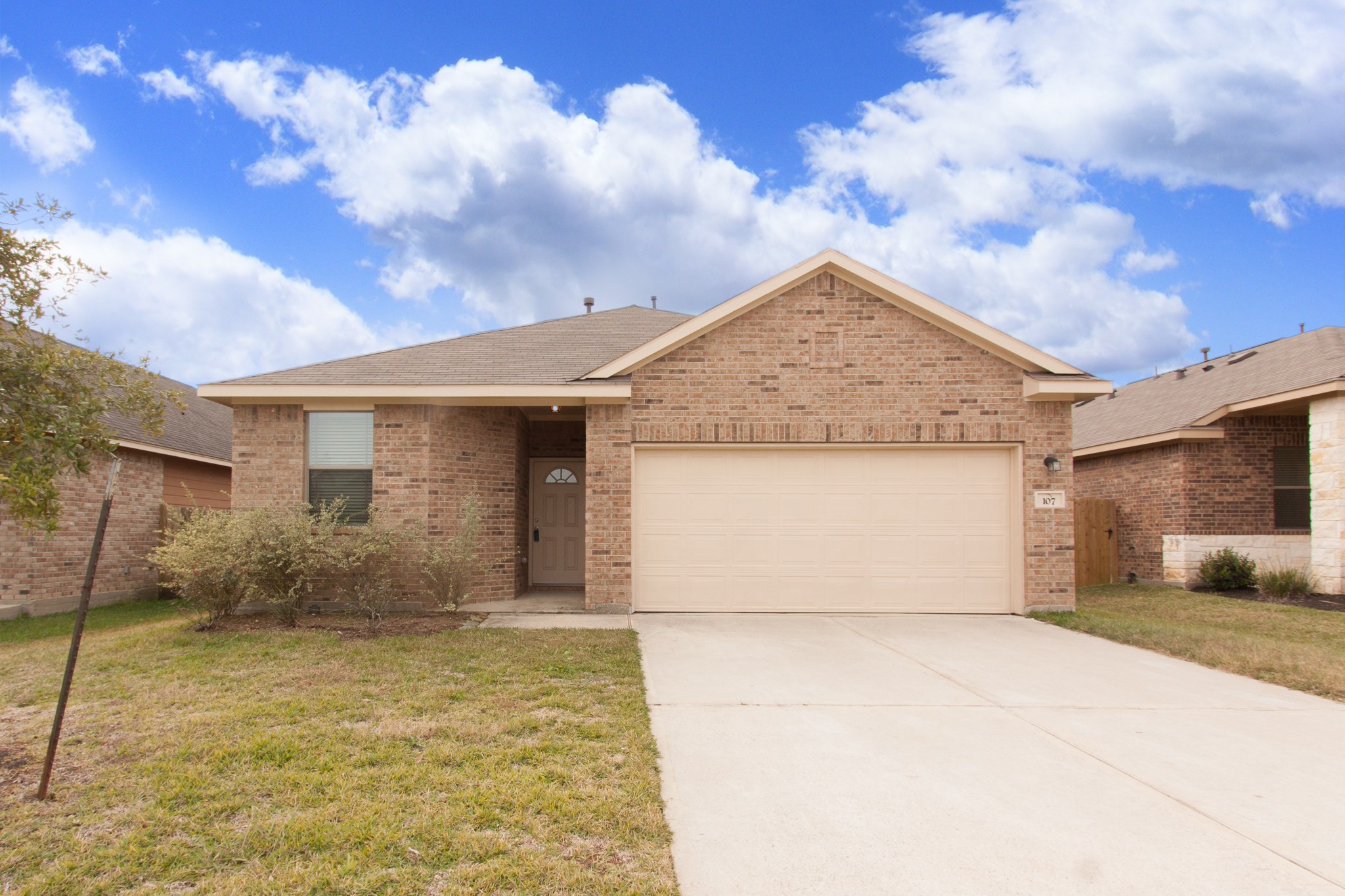 107 Piney Pathway Property Photo 1