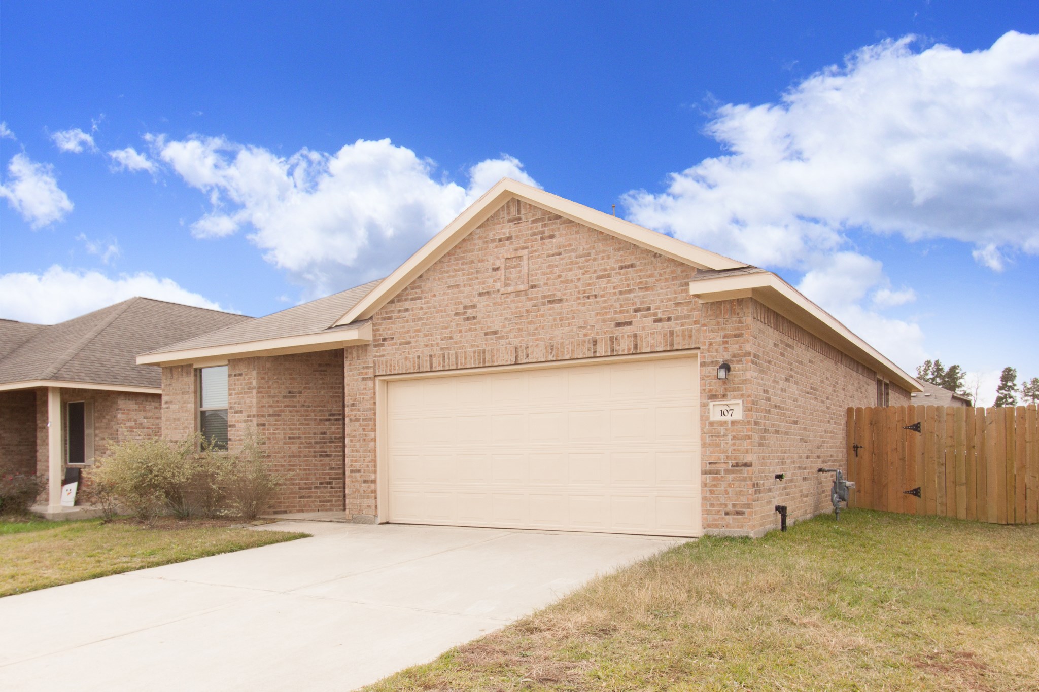 107 Piney Pathway Property Photo 2