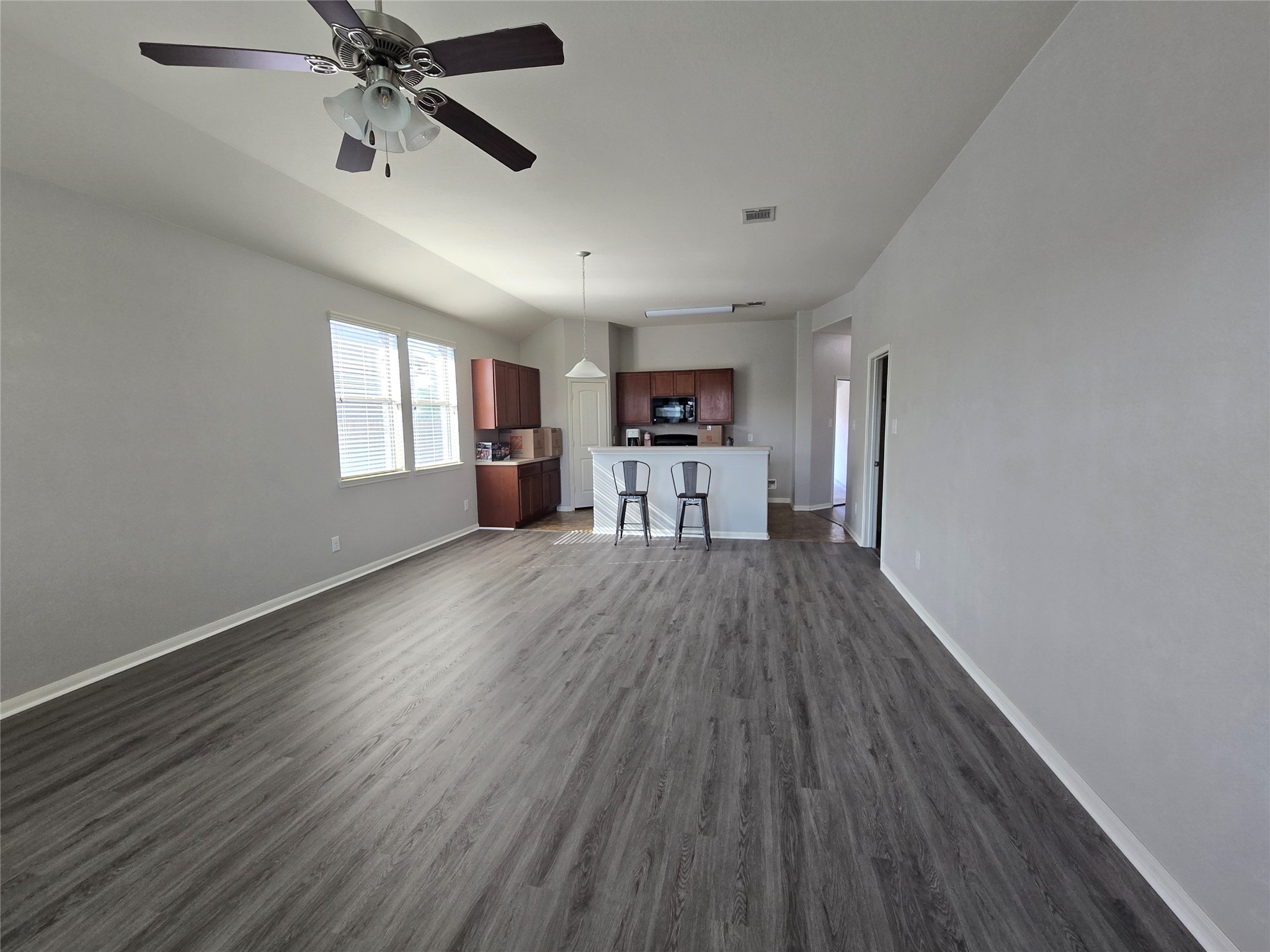 107 Piney Pathway Property Photo 5