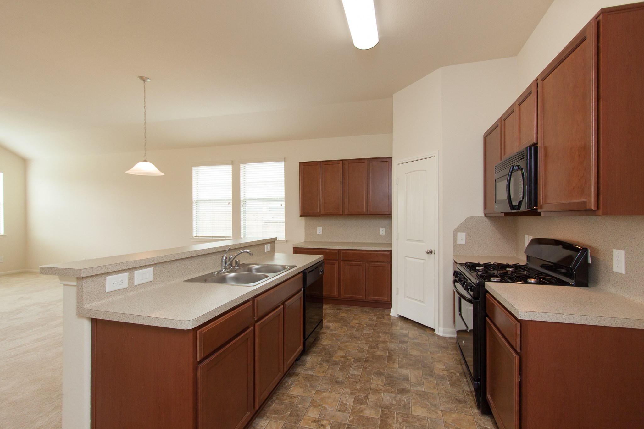 107 Piney Pathway Property Photo 7