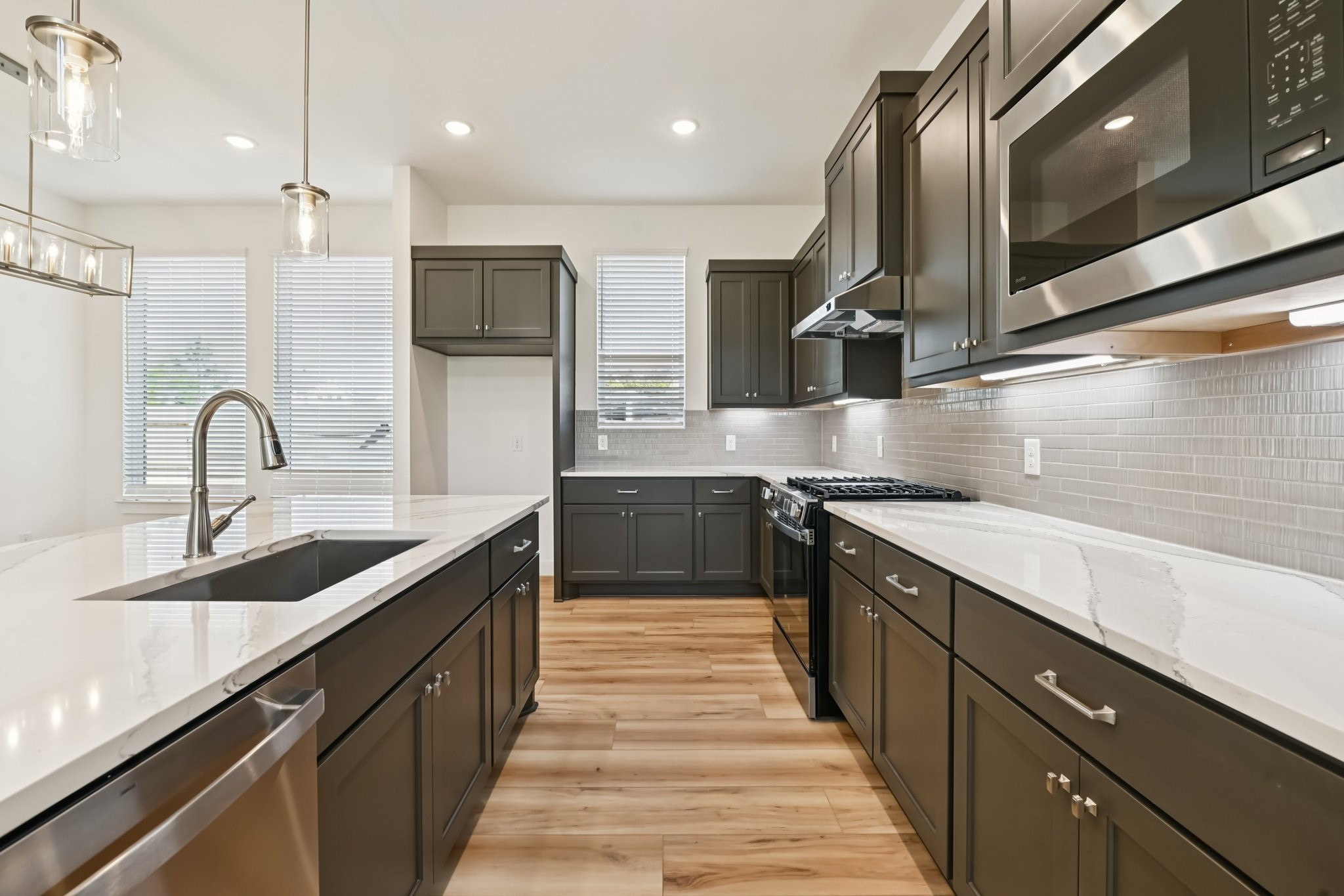 18032 Brennie Bird Lane Property Photo 3