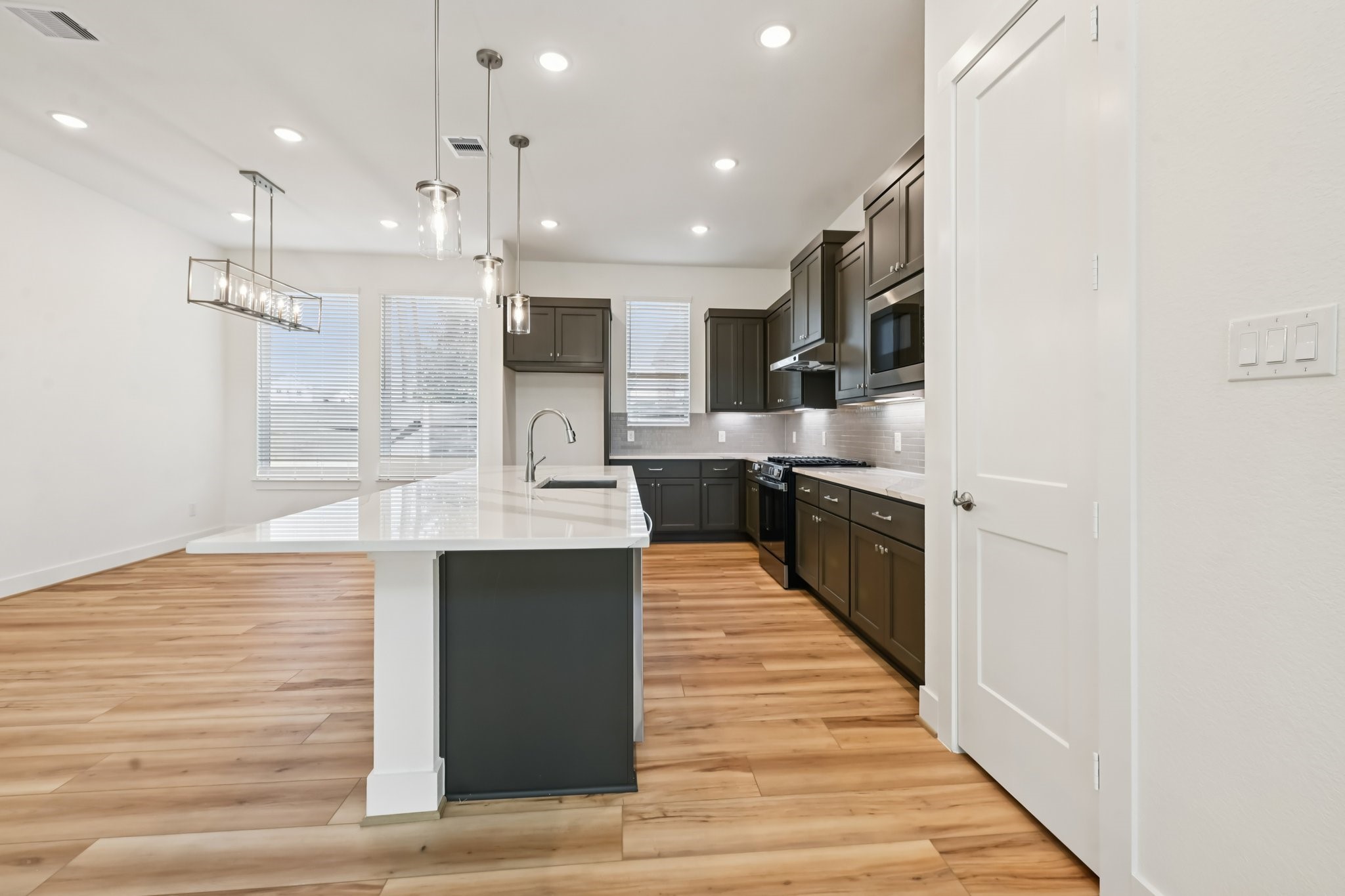 18032 Brennie Bird Lane Property Photo 5