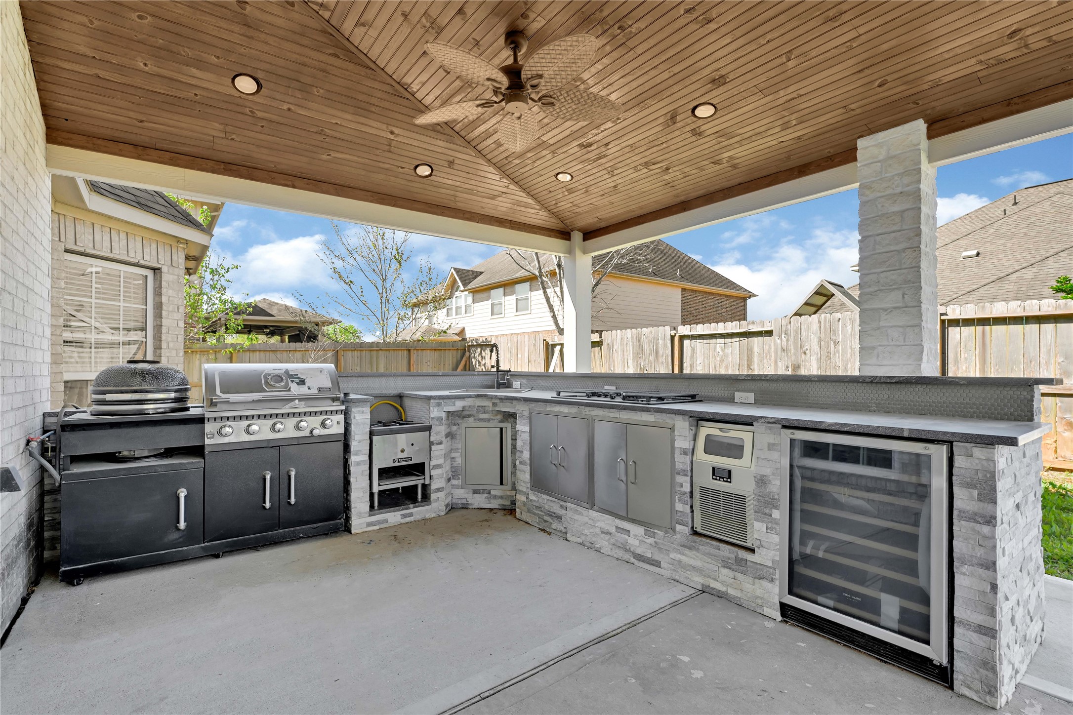 2108 Asbury Court Property Photo