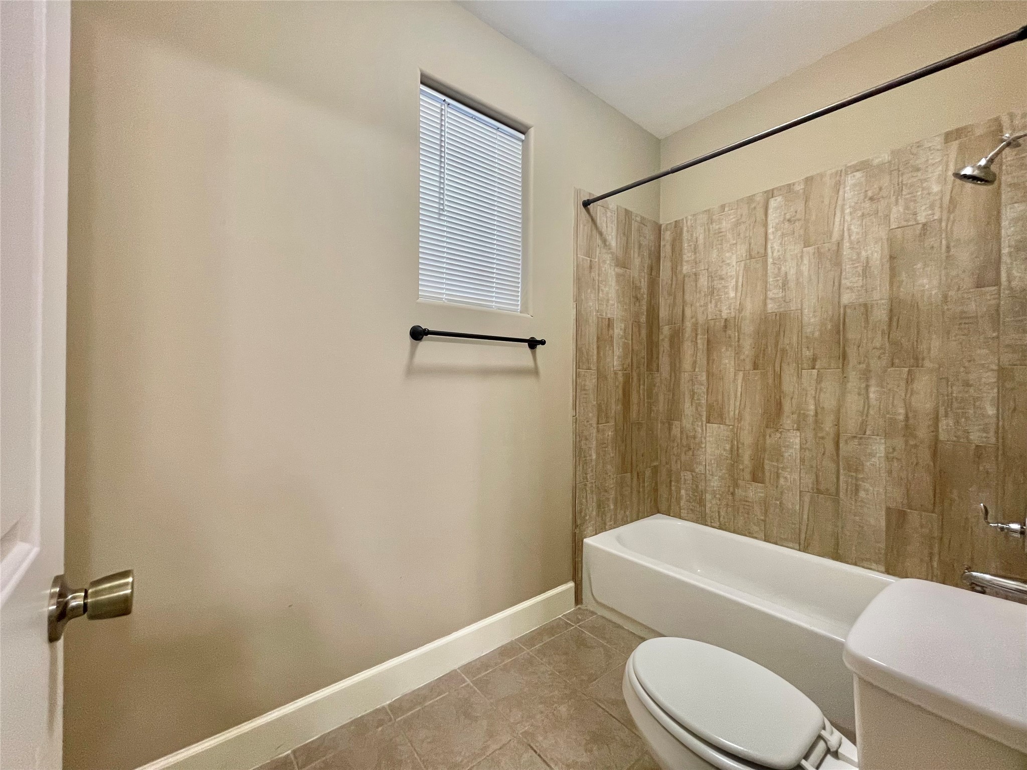 219 W 27th Street D Property Photo 11