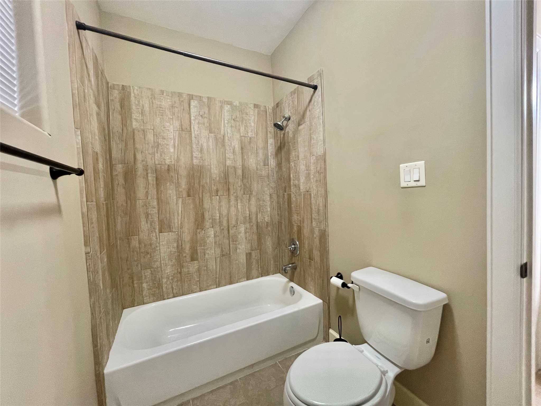 219 W 27th Street D Property Photo 12