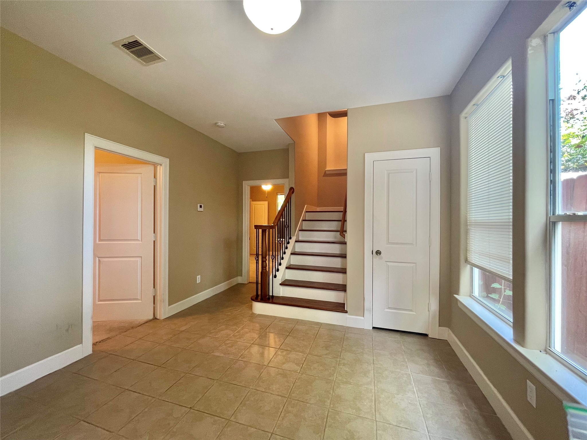 219 W 27th Street D Property Photo 16