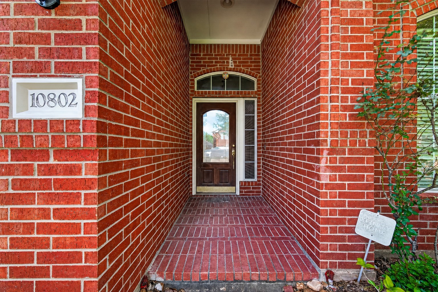 10802 Warner Hollow Court Property Photo 3