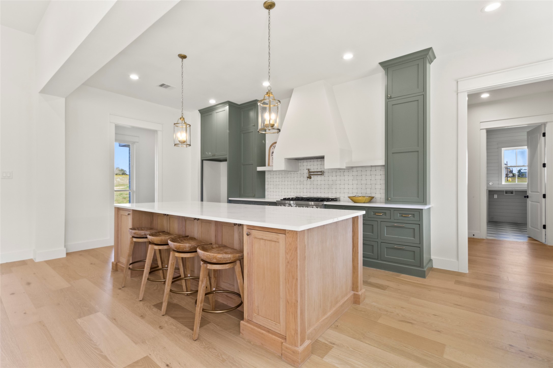 9221 Loop Road Property Photo 10