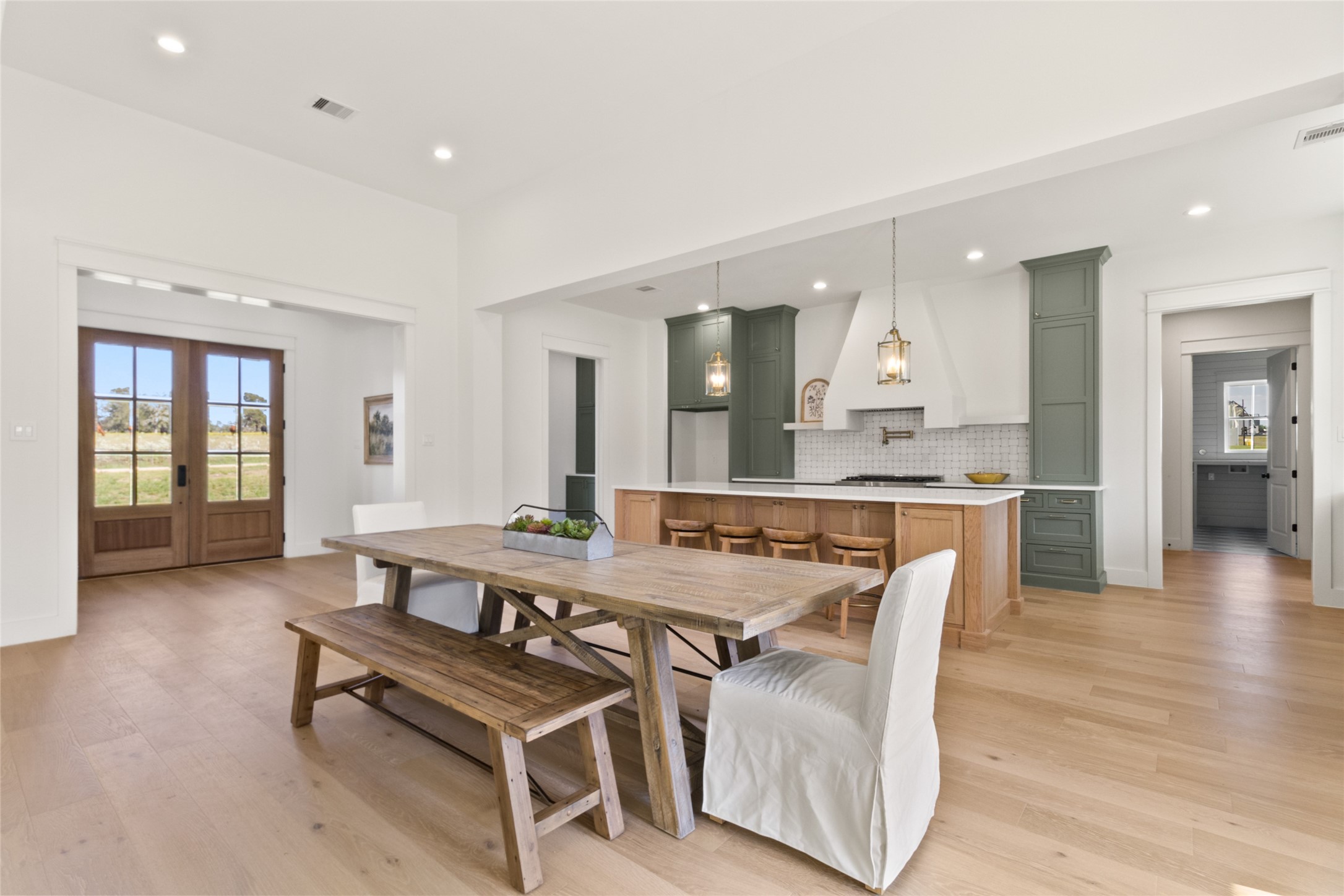 9221 Loop Road Property Photo 14