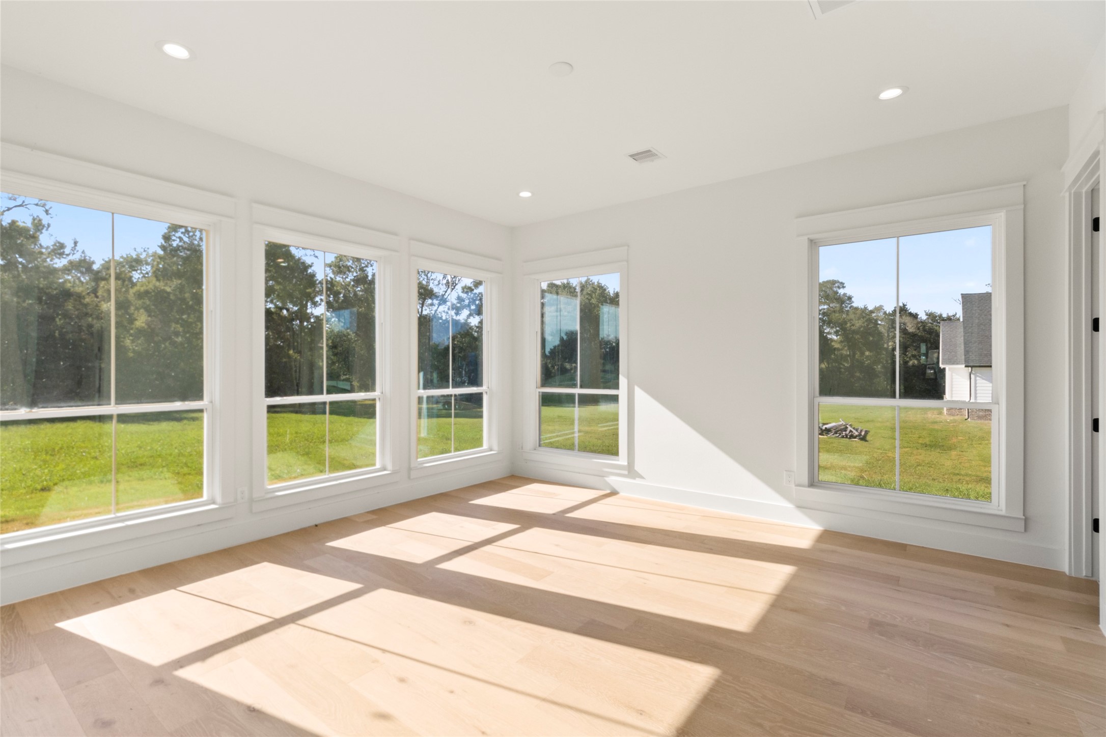 9221 Loop Road Property Photo 20