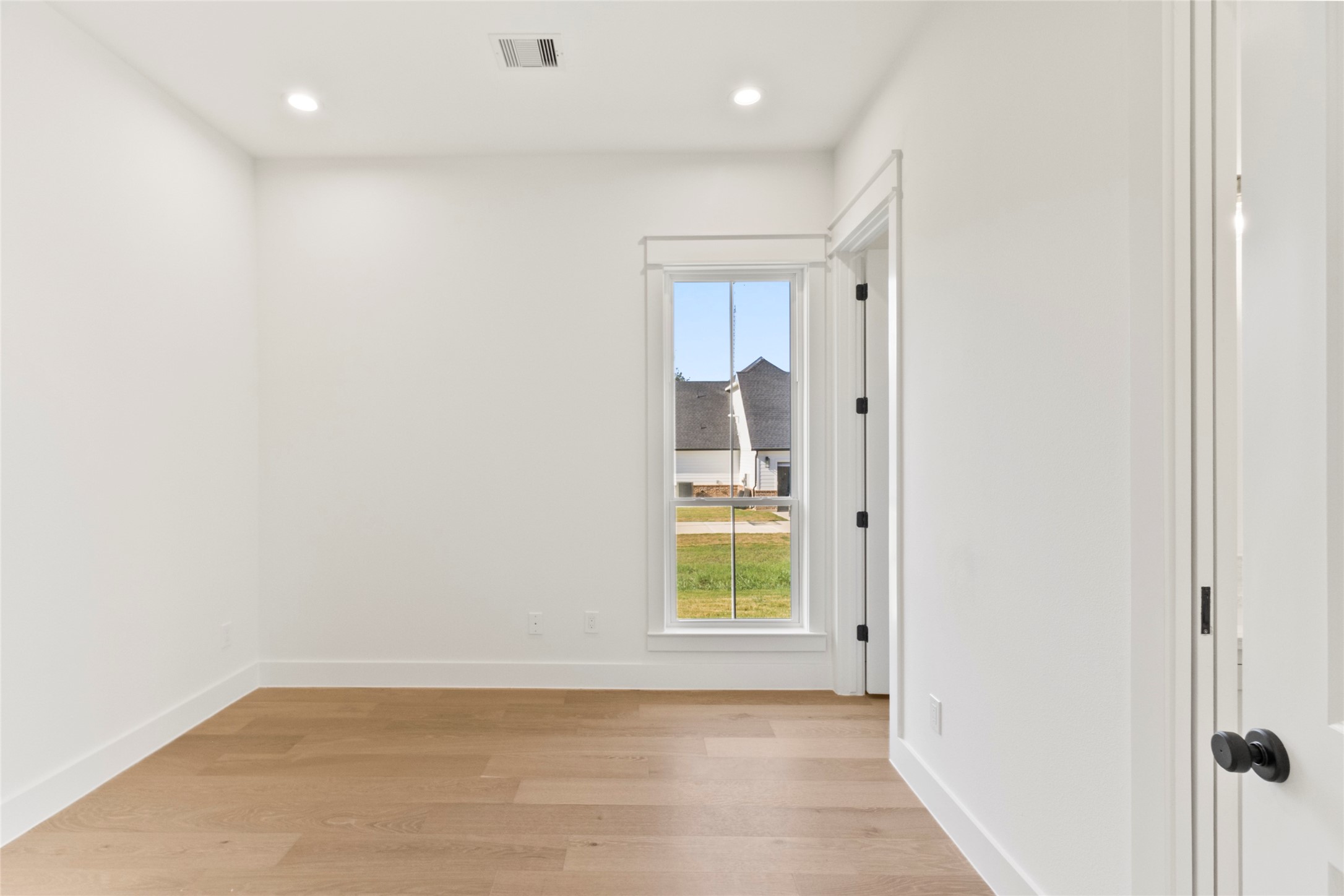 9221 Loop Road Property Photo 31
