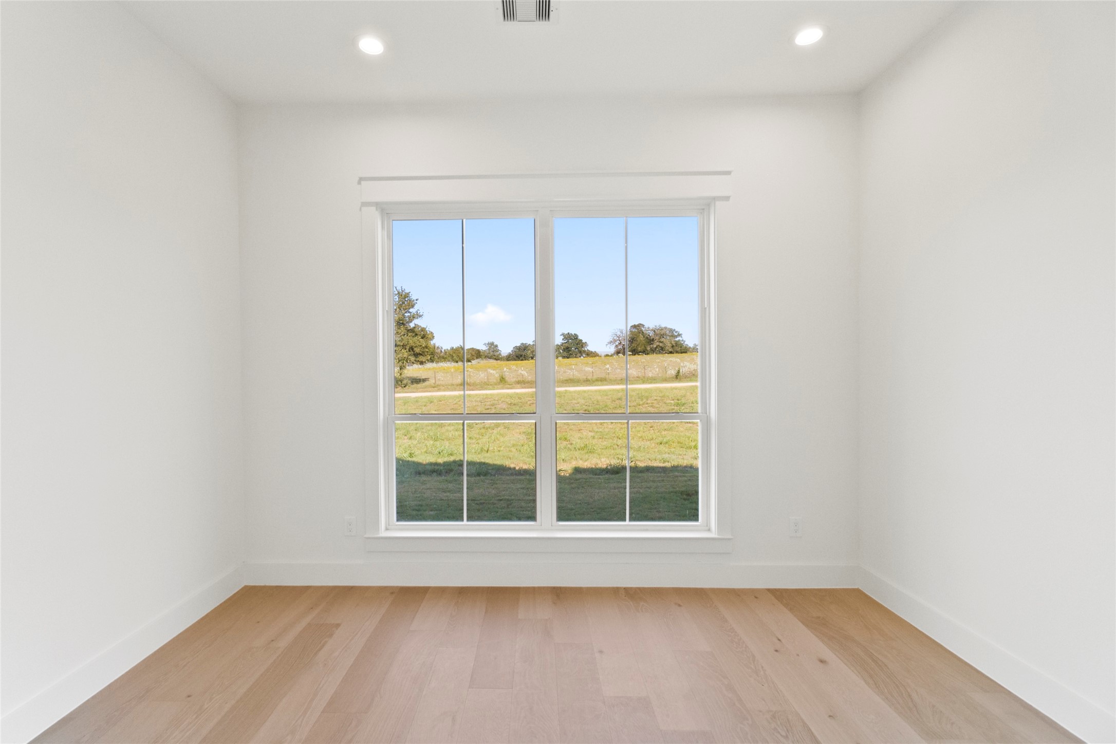 9221 Loop Road Property Photo 38