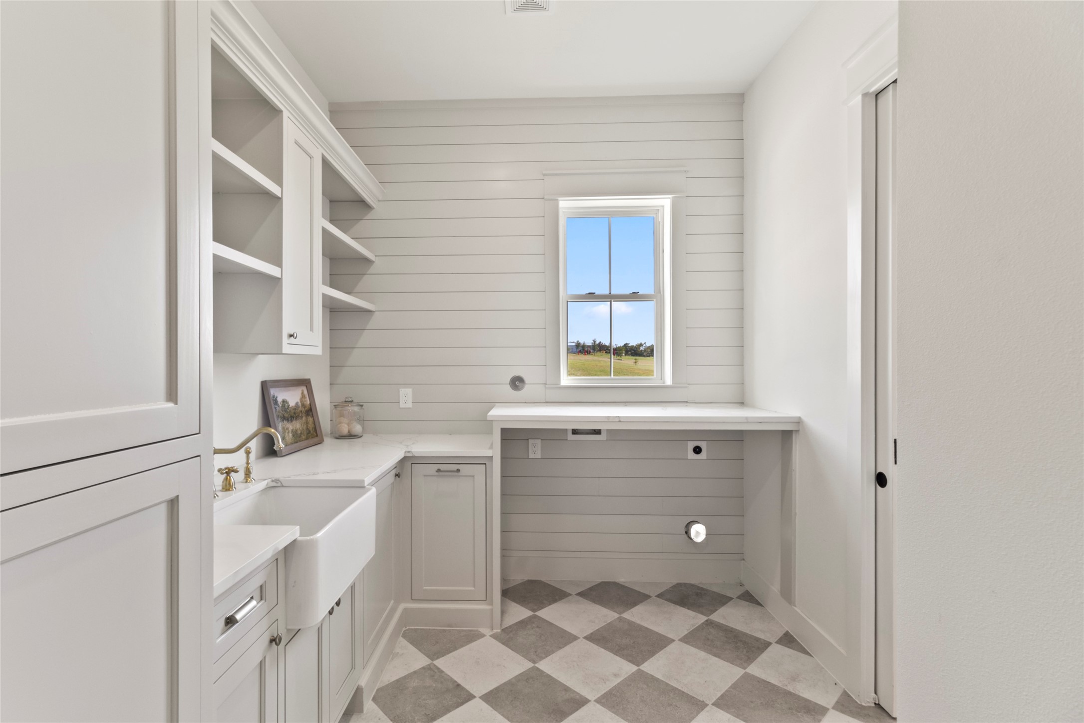 9221 Loop Road Property Photo 41