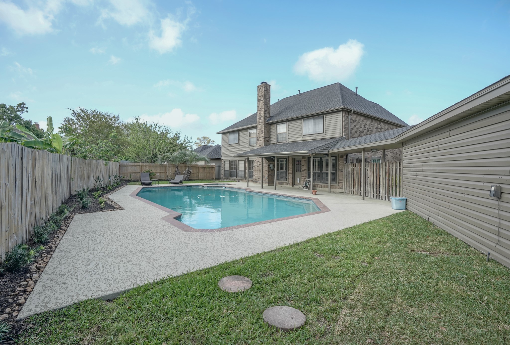 2108 Lakeway Drive Property Photo 7