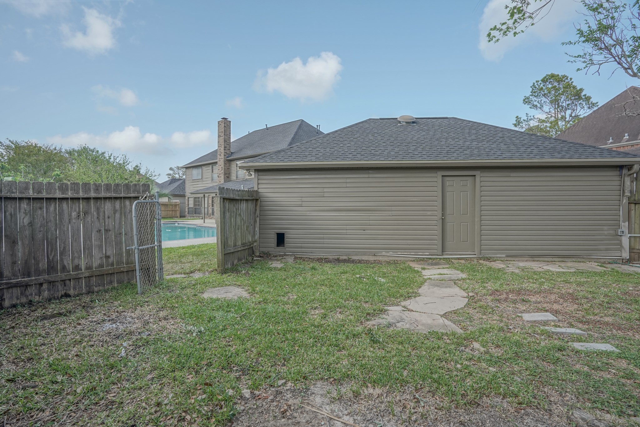 2108 Lakeway Drive Property Photo 8