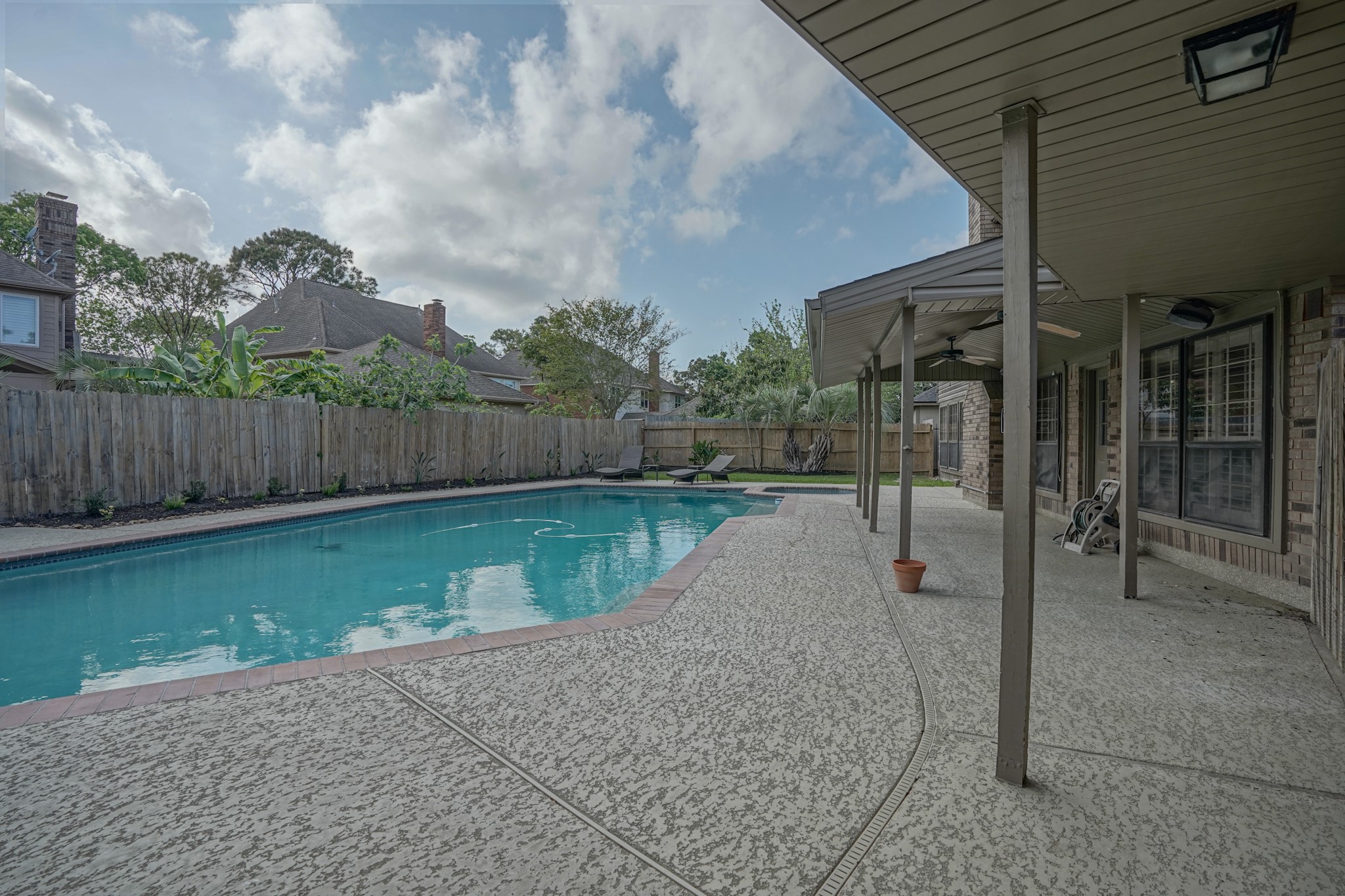 2108 Lakeway Drive Property Photo 9