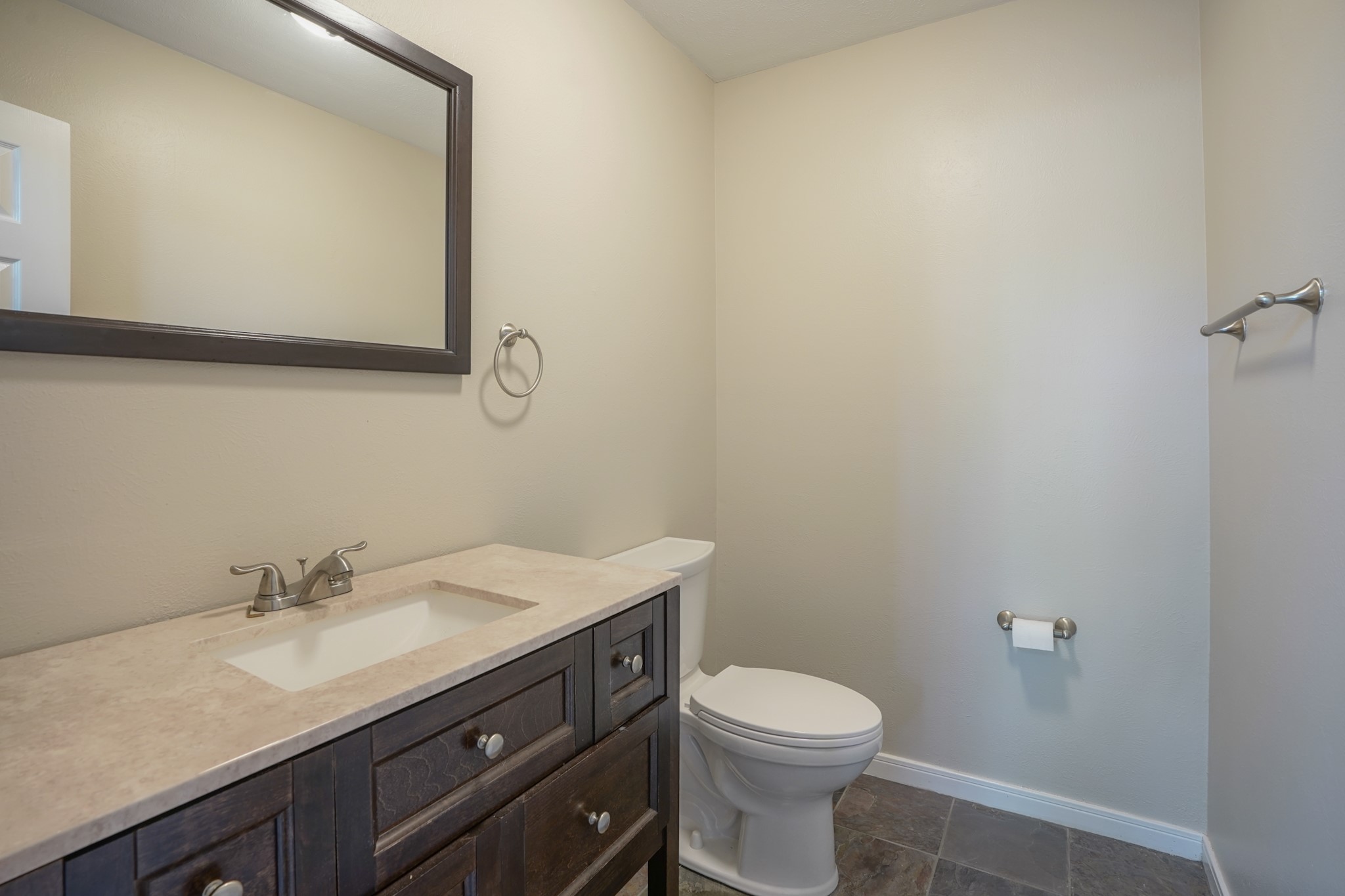 2108 Lakeway Drive Property Photo 14